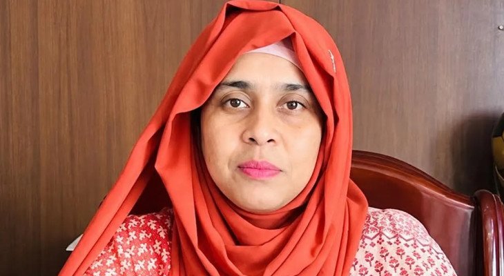 দেড় মিনিটে মন্ত্রীকে ৩৫ বার ‘স্যার’ বলা ইউএনও এবার নতুন বিতর্কে